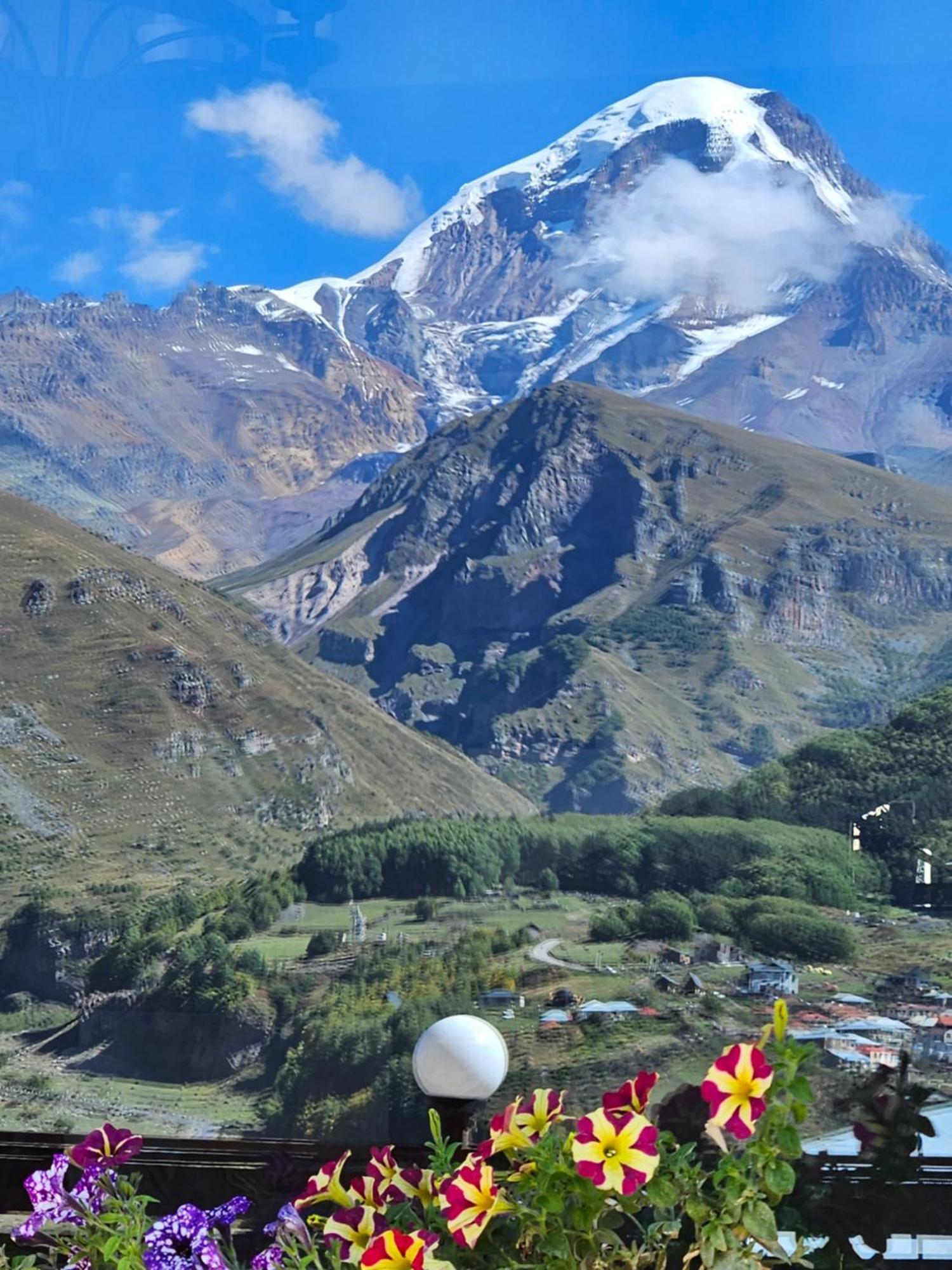 Best View Kazbegi Hotel Exterior photo